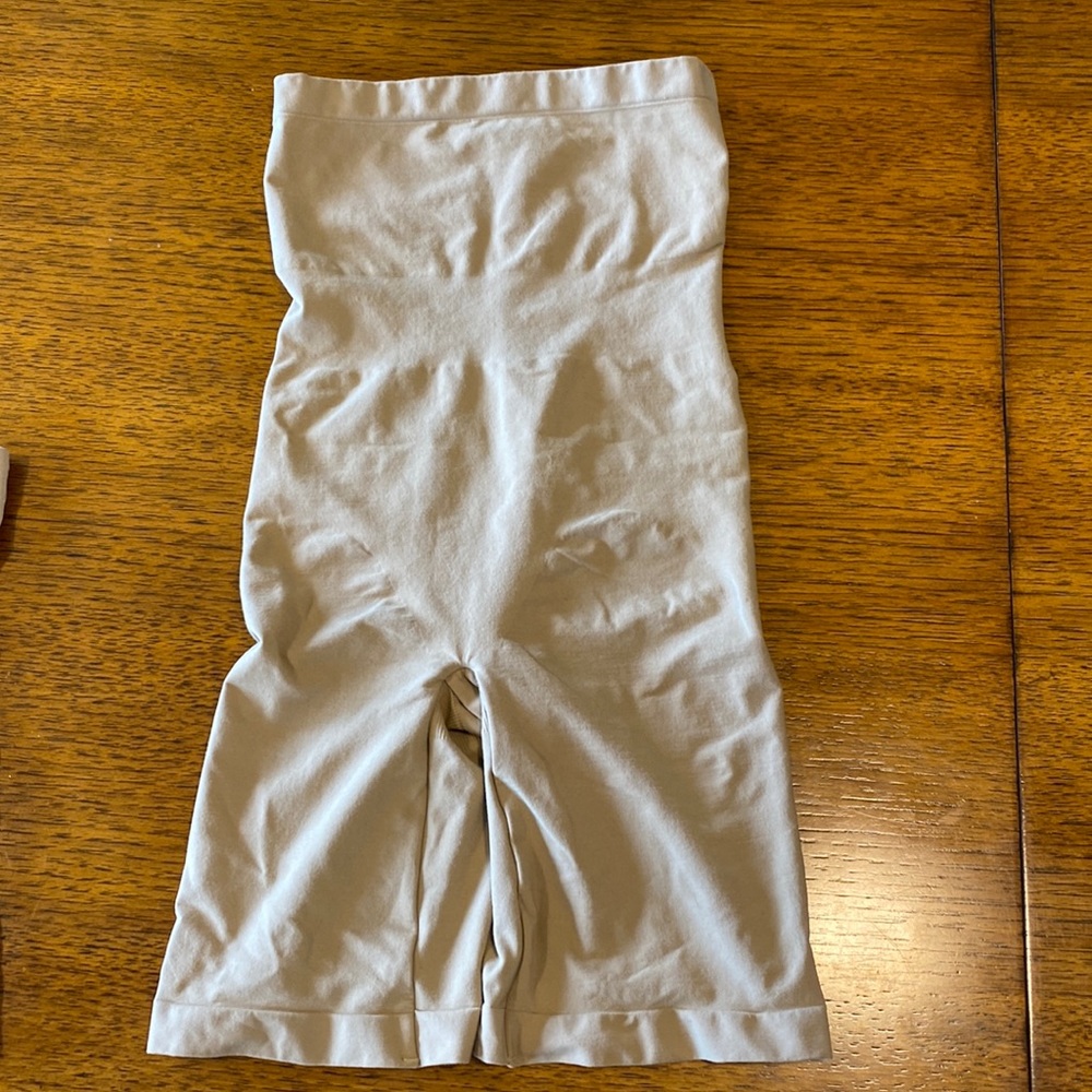 Body Wrap XL shapewear like spanx nude color